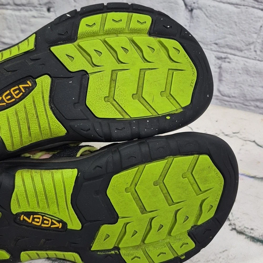 Keen Newport H2 Waterproof Shoes Big Boys 3 Black Lime Green 1009965